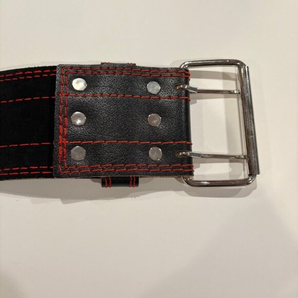 Dark Iron Fitness leather weight-lifting belt, 47 X 4 - Picture 4 of 6